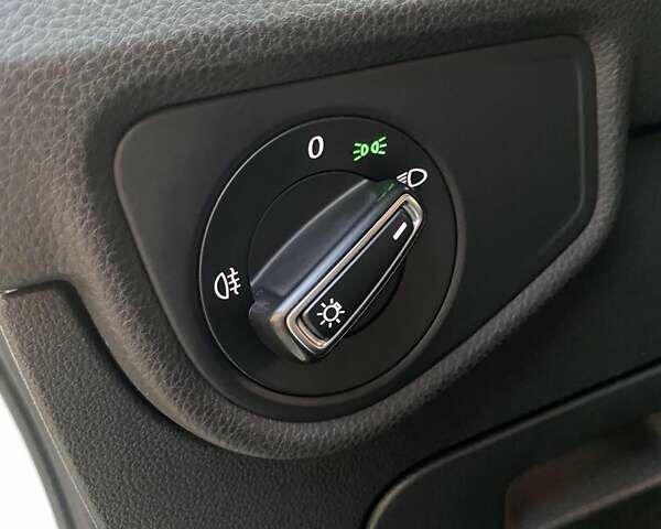 Белый Фольксваген Туран, объемом двигателя 1.6 л и пробегом 124 тыс. км за 17500 $, фото 21 на Automoto.ua