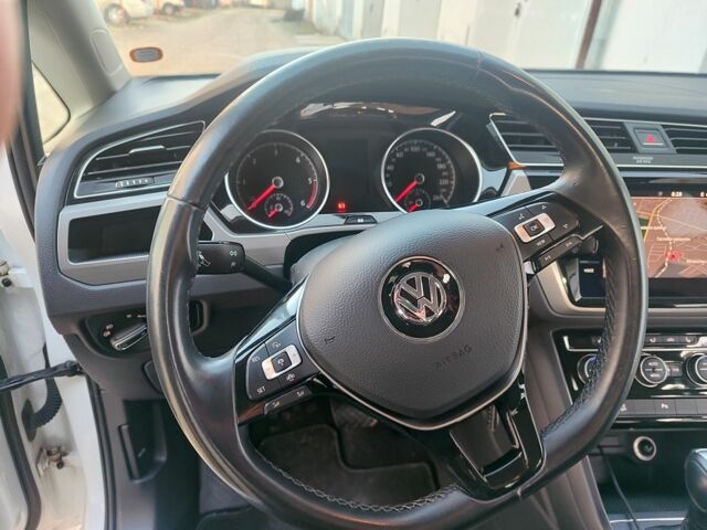 Белый Фольксваген Туран, объемом двигателя 2 л и пробегом 190 тыс. км за 19500 $, фото 7 на Automoto.ua