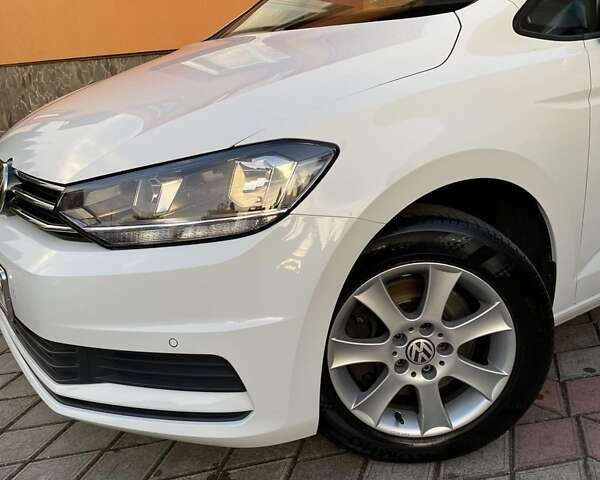 Белый Фольксваген Туран, объемом двигателя 1.6 л и пробегом 124 тыс. км за 17500 $, фото 54 на Automoto.ua