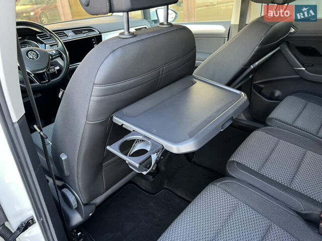 Белый Фольксваген Туран, объемом двигателя 2 л и пробегом 220 тыс. км за 18390 $, фото 55 на Automoto.ua