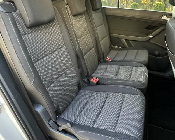 Белый Фольксваген Туран, объемом двигателя 2 л и пробегом 220 тыс. км за 17997 $, фото 42 на Automoto.ua