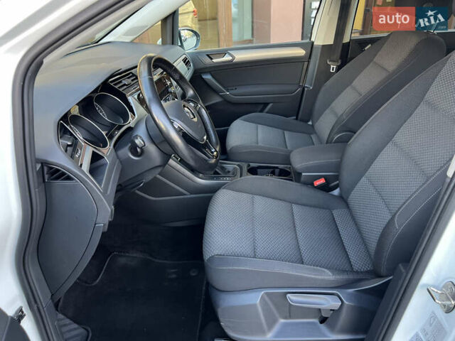 Белый Фольксваген Туран, объемом двигателя 2 л и пробегом 220 тыс. км за 17997 $, фото 48 на Automoto.ua