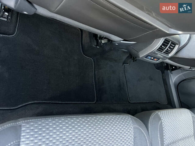 Белый Фольксваген Туран, объемом двигателя 2 л и пробегом 220 тыс. км за 17997 $, фото 58 на Automoto.ua