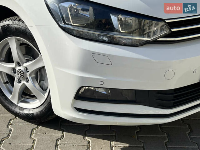 Белый Фольксваген Туран, объемом двигателя 2 л и пробегом 220 тыс. км за 18390 $, фото 26 на Automoto.ua