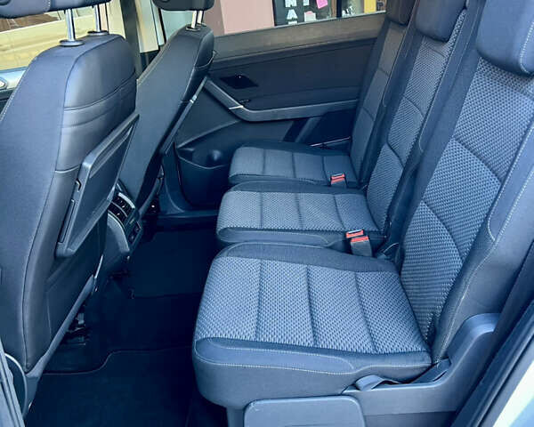 Белый Фольксваген Туран, объемом двигателя 2 л и пробегом 220 тыс. км за 17997 $, фото 50 на Automoto.ua