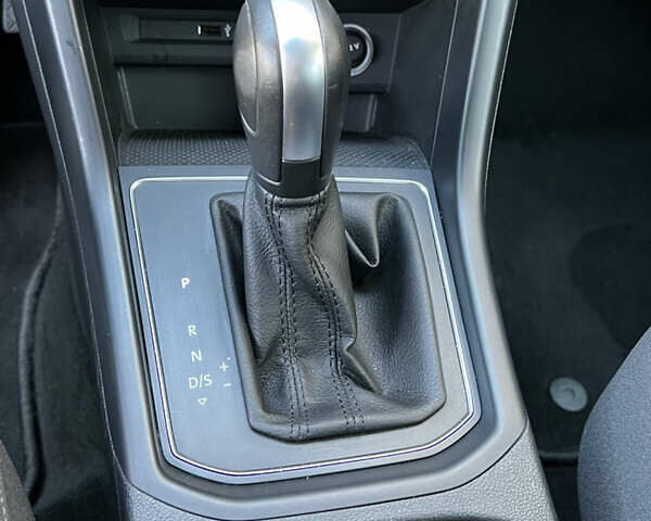 Белый Фольксваген Туран, объемом двигателя 2 л и пробегом 220 тыс. км за 18390 $, фото 56 на Automoto.ua