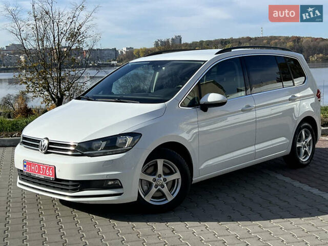 Белый Фольксваген Туран, объемом двигателя 2 л и пробегом 220 тыс. км за 18390 $, фото 4 на Automoto.ua