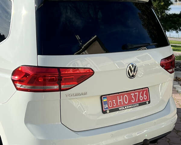 Белый Фольксваген Туран, объемом двигателя 2 л и пробегом 220 тыс. км за 18390 $, фото 12 на Automoto.ua