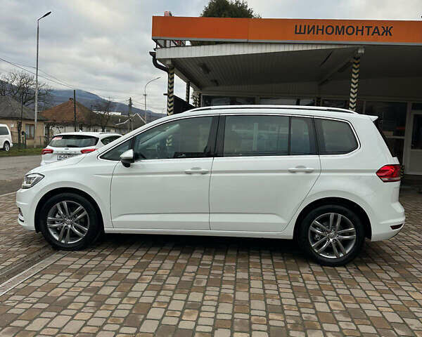 Білий Фольксваген Туран, об'ємом двигуна 2 л та пробігом 263 тис. км за 18700 $, фото 6 на Automoto.ua