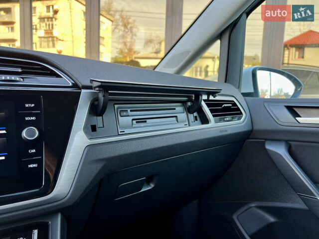 Белый Фольксваген Туран, объемом двигателя 2 л и пробегом 220 тыс. км за 17997 $, фото 55 на Automoto.ua