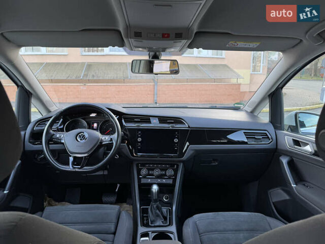 Білий Фольксваген Туран, об'ємом двигуна 1.97 л та пробігом 220 тис. км за 22699 $, фото 16 на Automoto.ua