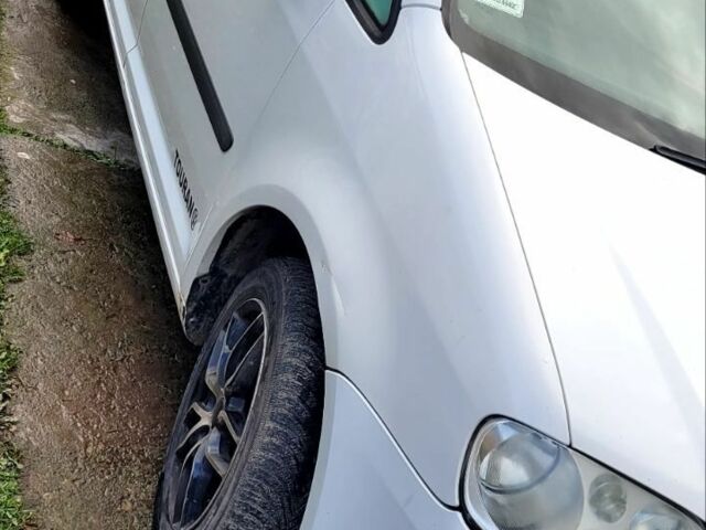 Белый Фольксваген Туран, объемом двигателя 2 л и пробегом 578 тыс. км за 2000 $, фото 2 на Automoto.ua