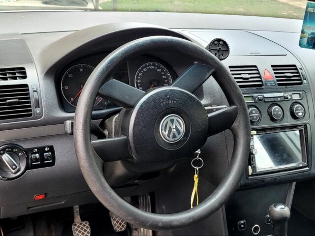 Белый Фольксваген Туран, объемом двигателя 2 л и пробегом 578 тыс. км за 2000 $, фото 8 на Automoto.ua