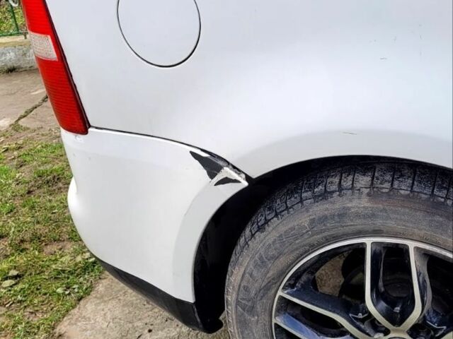 Белый Фольксваген Туран, объемом двигателя 2 л и пробегом 578 тыс. км за 2000 $, фото 4 на Automoto.ua