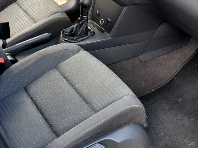 Белый Фольксваген Туран, объемом двигателя 2 л и пробегом 578 тыс. км за 2000 $, фото 11 на Automoto.ua