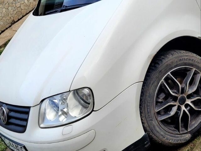 Белый Фольксваген Туран, объемом двигателя 2 л и пробегом 578 тыс. км за 2000 $, фото 9 на Automoto.ua