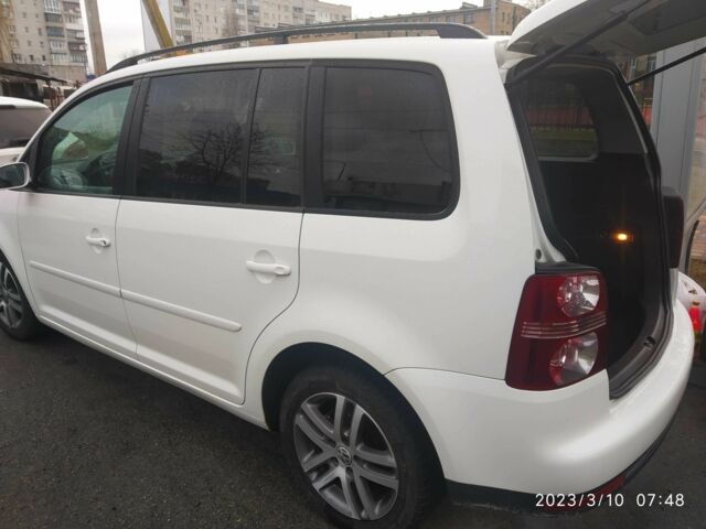 Белый Фольксваген Туран, объемом двигателя 1.4 л и пробегом 160 тыс. км за 7500 $, фото 9 на Automoto.ua