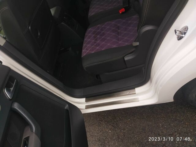 Белый Фольксваген Туран, объемом двигателя 1.4 л и пробегом 160 тыс. км за 7500 $, фото 7 на Automoto.ua