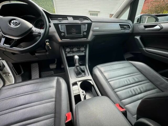 Белый Фольксваген Туран, объемом двигателя 2 л и пробегом 74 тыс. км за 5600 $, фото 5 на Automoto.ua