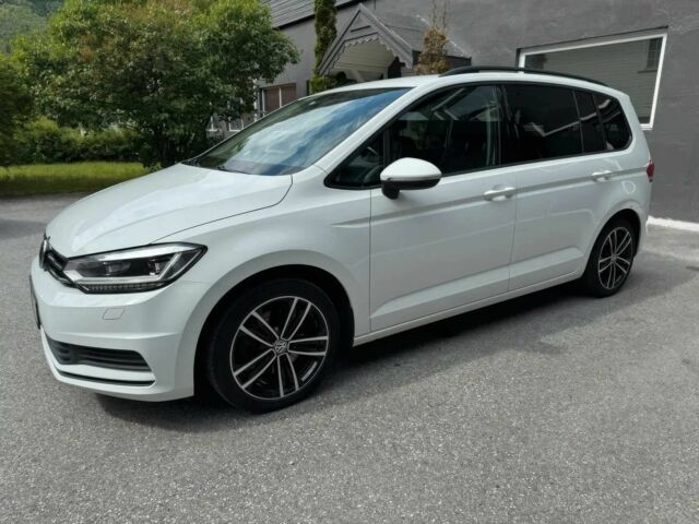 Белый Фольксваген Туран, объемом двигателя 2 л и пробегом 74 тыс. км за 5600 $, фото 2 на Automoto.ua