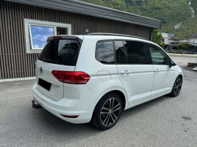 Белый Фольксваген Туран, объемом двигателя 2 л и пробегом 74 тыс. км за 5600 $, фото 4 на Automoto.ua