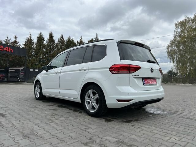 Белый Фольксваген Туран, объемом двигателя 2 л и пробегом 190 тыс. км за 18300 $, фото 3 на Automoto.ua