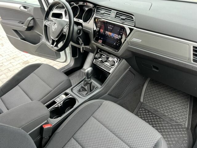 Белый Фольксваген Туран, объемом двигателя 2 л и пробегом 190 тыс. км за 18300 $, фото 7 на Automoto.ua