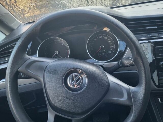 Білий Фольксваген Туран, об'ємом двигуна 2 л та пробігом 3 тис. км за 15221 $, фото 5 на Automoto.ua