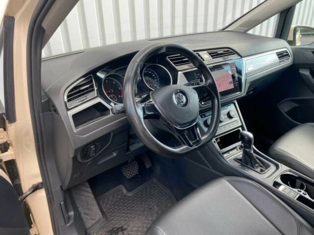 Белый Фольксваген Туран, объемом двигателя 2 л и пробегом 42 тыс. км за 11500 $, фото 7 на Automoto.ua