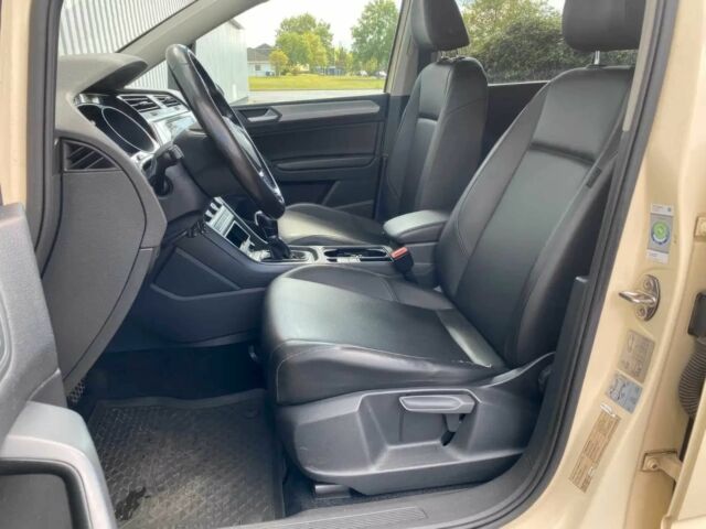 Белый Фольксваген Туран, объемом двигателя 2 л и пробегом 42 тыс. км за 11500 $, фото 9 на Automoto.ua