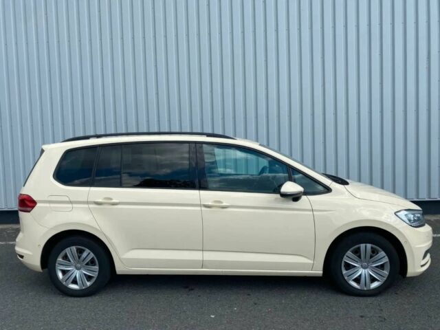 Белый Фольксваген Туран, объемом двигателя 2 л и пробегом 42 тыс. км за 11500 $, фото 4 на Automoto.ua