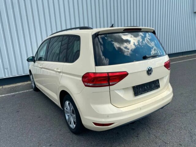 Белый Фольксваген Туран, объемом двигателя 2 л и пробегом 42 тыс. км за 11500 $, фото 5 на Automoto.ua