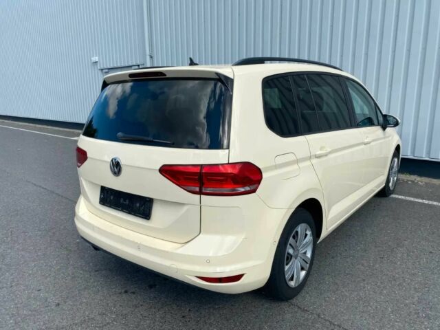 Белый Фольксваген Туран, объемом двигателя 2 л и пробегом 42 тыс. км за 11500 $, фото 6 на Automoto.ua