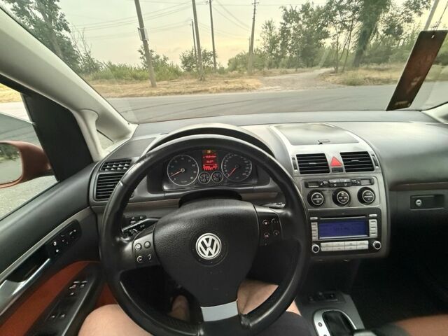 Бежевый Фольксваген Туран, объемом двигателя 1.4 л и пробегом 230 тыс. км за 5999 $, фото 11 на Automoto.ua