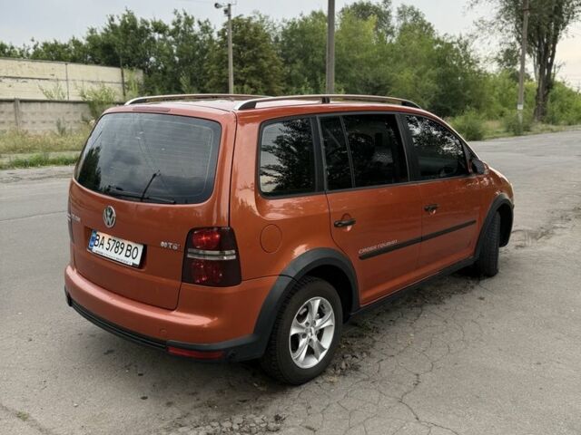 Бежевый Фольксваген Туран, объемом двигателя 1.4 л и пробегом 230 тыс. км за 5999 $, фото 1 на Automoto.ua