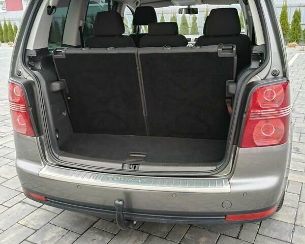 Бежевий Фольксваген Туран, об'ємом двигуна 1.4 л та пробігом 216 тис. км за 7300 $, фото 32 на Automoto.ua