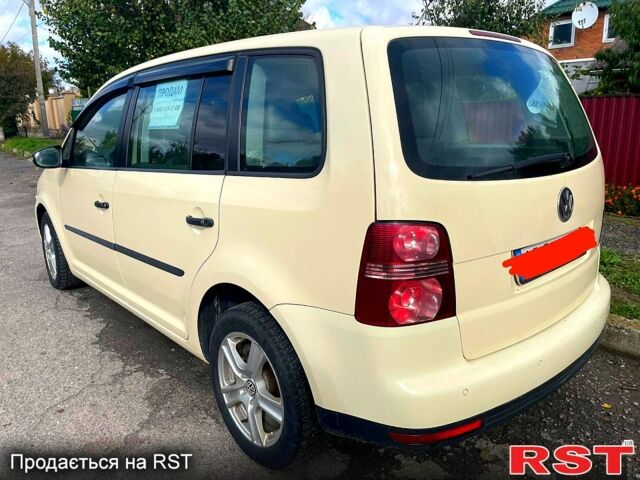 Бежевий Фольксваген Туран, об'ємом двигуна 2 л та пробігом 270 тис. км за 6900 $, фото 1 на Automoto.ua