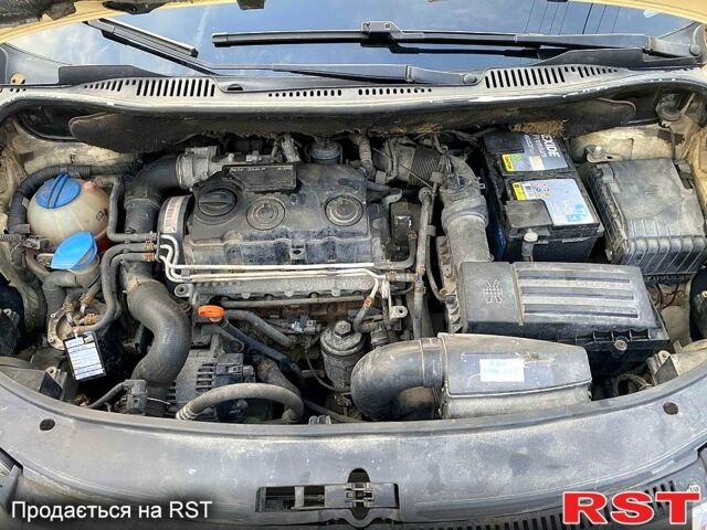 Бежевий Фольксваген Туран, об'ємом двигуна 1.9 л та пробігом 266 тис. км за 7300 $, фото 5 на Automoto.ua