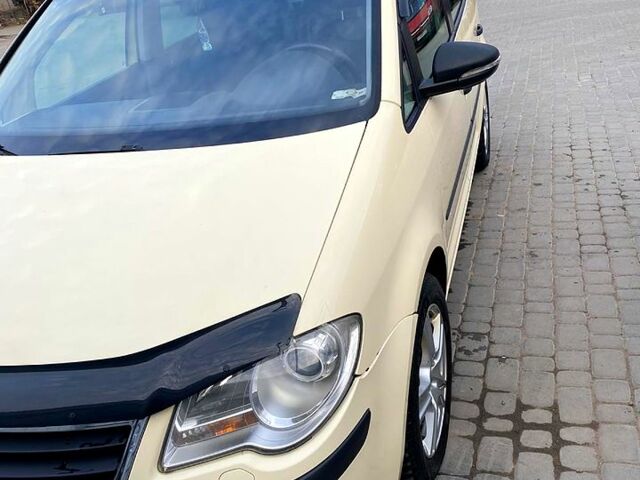 Бежевий Фольксваген Туран, об'ємом двигуна 1.9 л та пробігом 266 тис. км за 7300 $, фото 7 на Automoto.ua