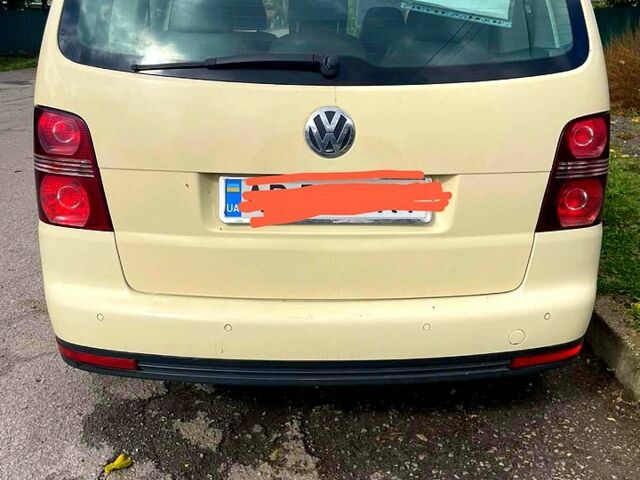 Бежевий Фольксваген Туран, об'ємом двигуна 2 л та пробігом 270 тис. км за 6900 $, фото 3 на Automoto.ua