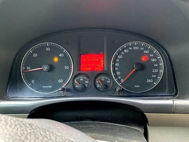 Бежевий Фольксваген Туран, об'ємом двигуна 1.9 л та пробігом 266 тис. км за 7300 $, фото 4 на Automoto.ua