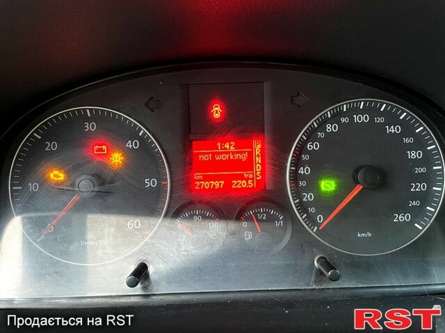 Бежевий Фольксваген Туран, об'ємом двигуна 2 л та пробігом 270 тис. км за 6900 $, фото 9 на Automoto.ua