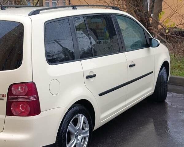 Бежевый Фольксваген Туран, объемом двигателя 1.39 л и пробегом 298 тыс. км за 8800 $, фото 4 на Automoto.ua