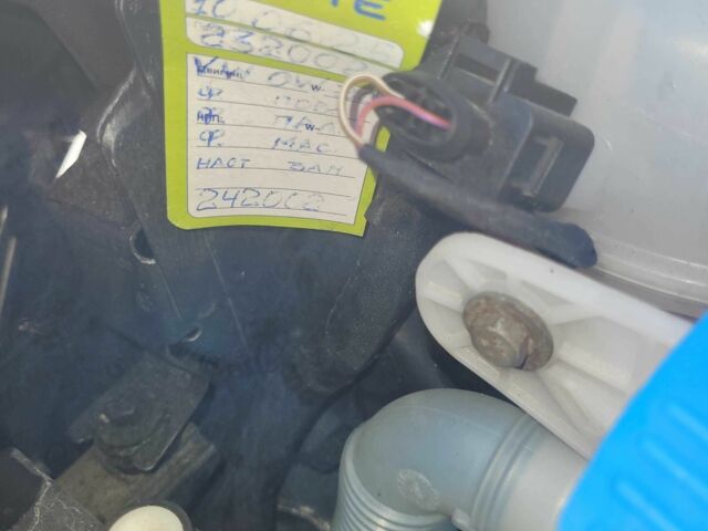 Бежевый Фольксваген Туран, объемом двигателя 1.6 л и пробегом 235 тыс. км за 9933 $, фото 1 на Automoto.ua