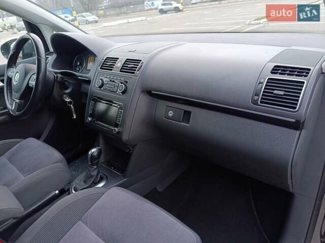 Бежевый Фольксваген Туран, объемом двигателя 1.39 л и пробегом 160 тыс. км за 12002 $, фото 28 на Automoto.ua