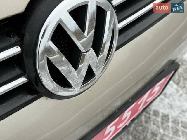 Бежевый Фольксваген Туран, объемом двигателя 1.6 л и пробегом 236 тыс. км за 11900 $, фото 19 на Automoto.ua