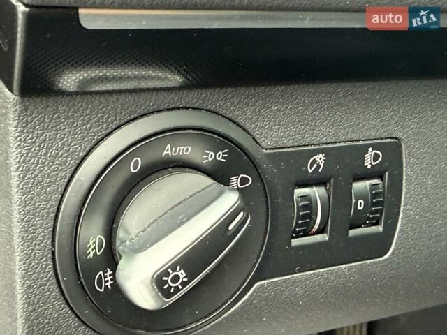 Бежевый Фольксваген Туран, объемом двигателя 1.6 л и пробегом 236 тыс. км за 11900 $, фото 27 на Automoto.ua