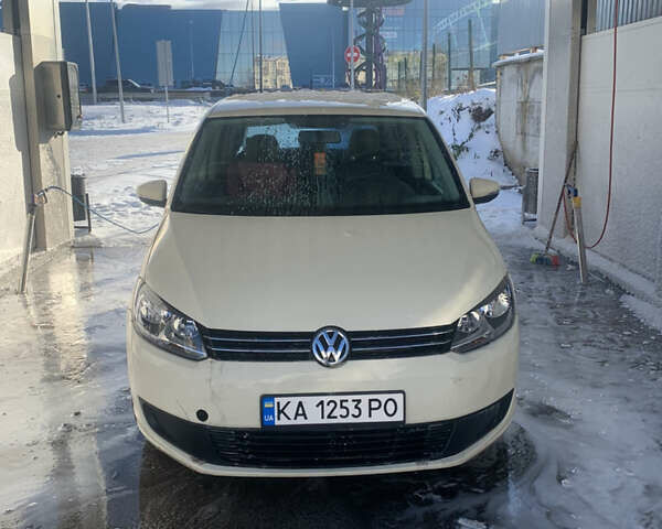 Бежевий Фольксваген Туран, об'ємом двигуна 1.6 л та пробігом 240 тис. км за 7000 $, фото 6 на Automoto.ua