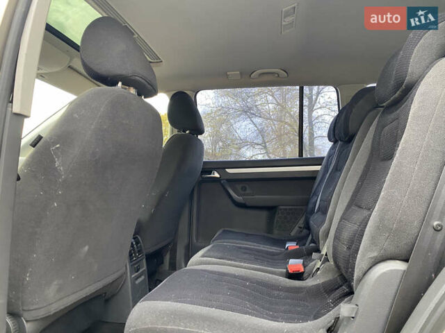 Бежевый Фольксваген Туран, объемом двигателя 1.39 л и пробегом 209 тыс. км за 7900 $, фото 11 на Automoto.ua