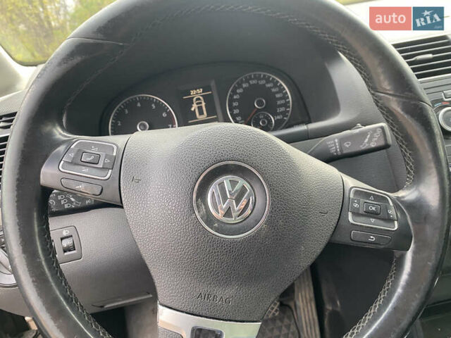 Бежевый Фольксваген Туран, объемом двигателя 1.39 л и пробегом 209 тыс. км за 7900 $, фото 9 на Automoto.ua